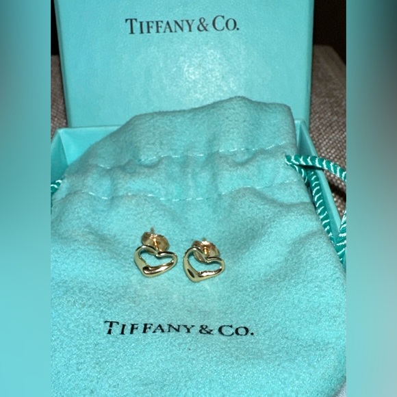 Tiffany & Co. Elsa Peretti 18k Gold Stud Earrings EUC - Picture 3 of 5